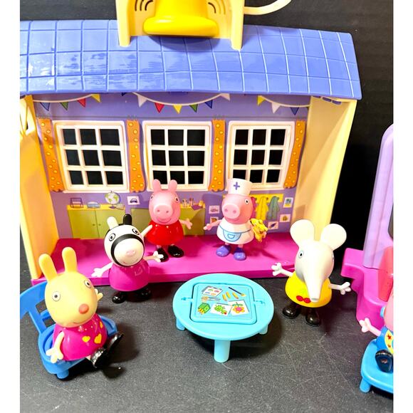 Peppa Pig Peppa’s Adventures School Playgroup Preschool Speech and Sounds #2 - Picture 6 of 8